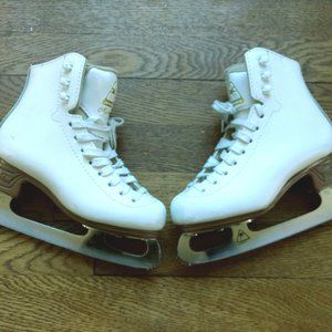 Girls Jackson Mystique Figure Skates size 11.5